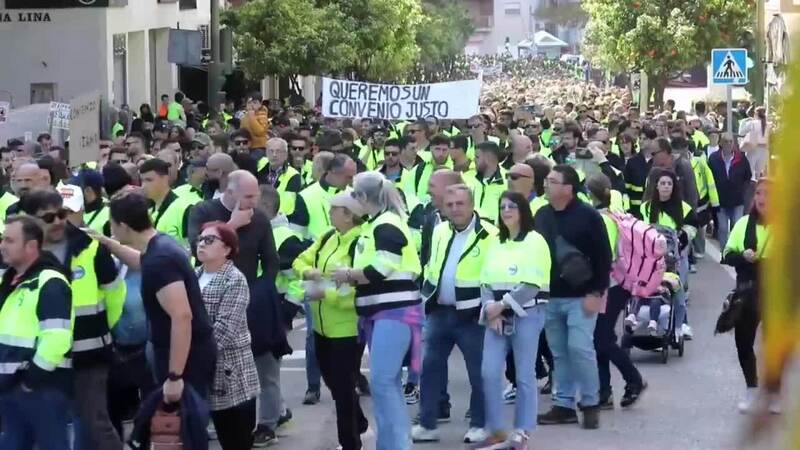 Cerca de 5.000 personas marchan en Algeciras en protesta por la huelga de Acerinox